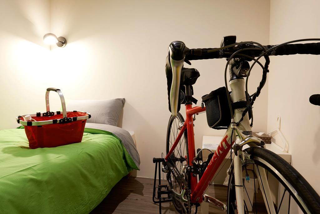 Ease Single Inn Taichung Exteriör bild