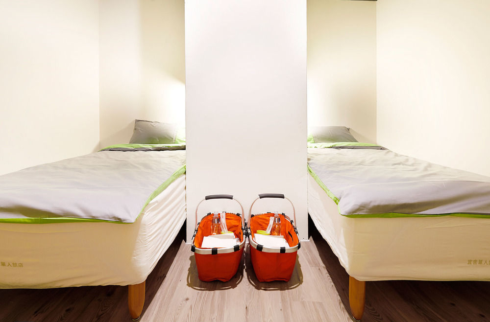 Ease Single Inn Taichung Exteriör bild