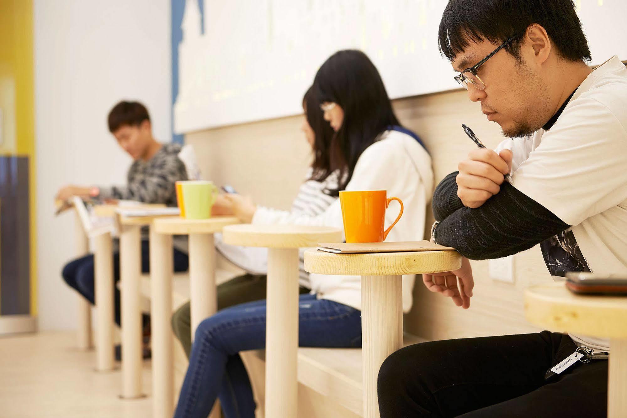 Ease Single Inn Taichung Exteriör bild