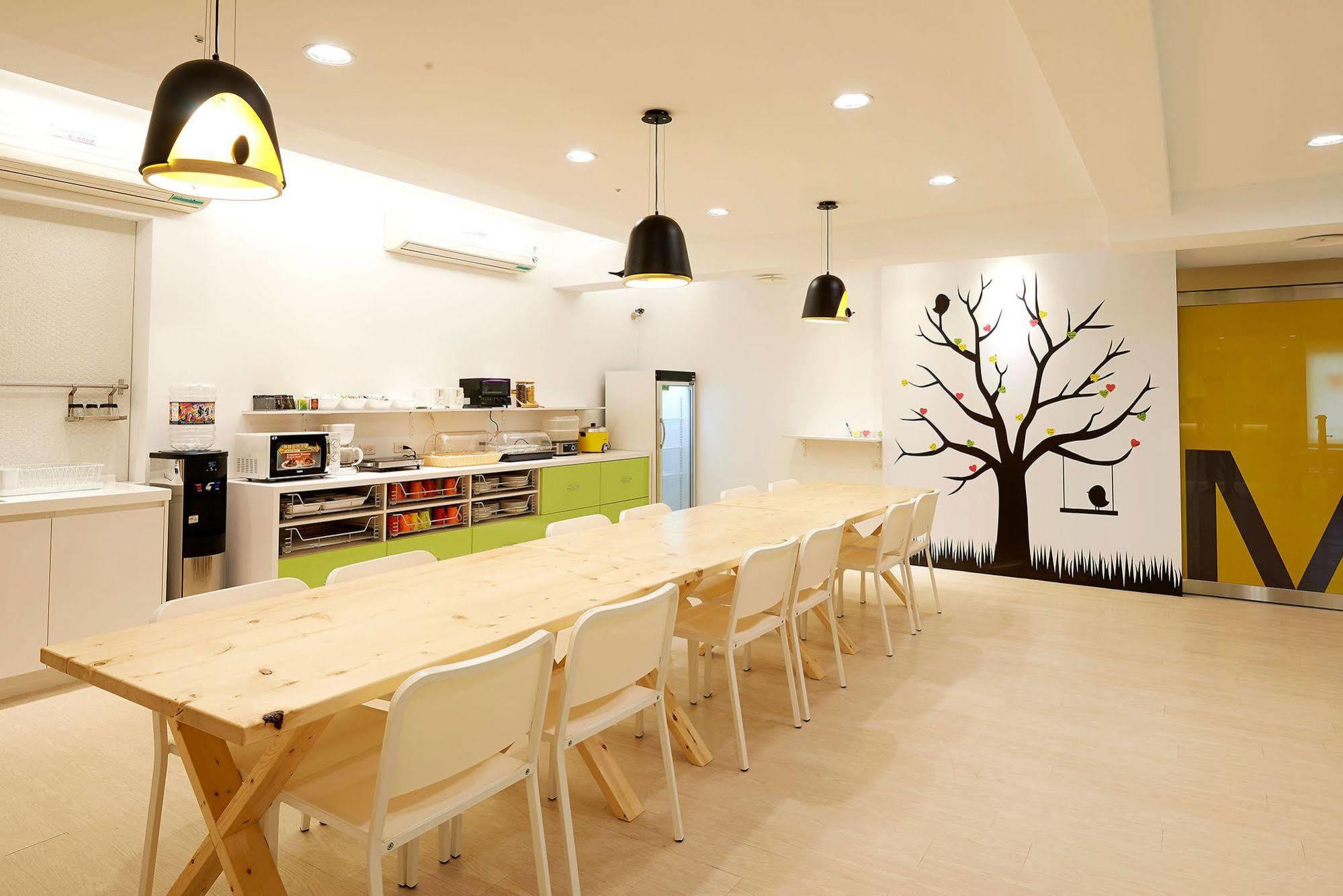 Ease Single Inn Taichung Exteriör bild